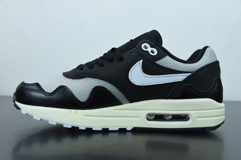 NIKE PATTA X AIR MAX 1