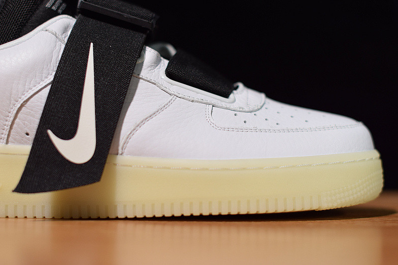 NIKE AIR FORCE 1 UTILITY QS AV6247-100