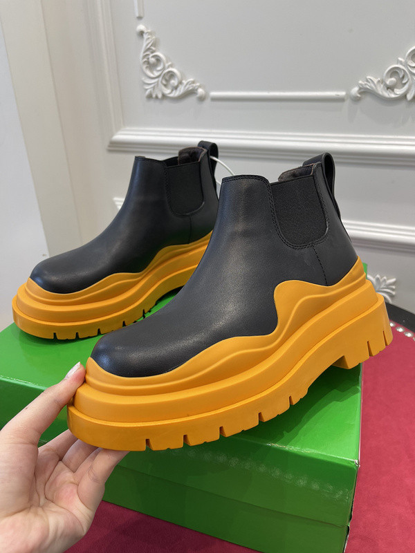 b0tte*a Ven*ta sneaker