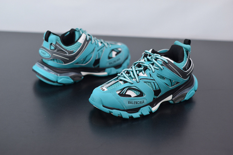 BC TRACK SNEAKER