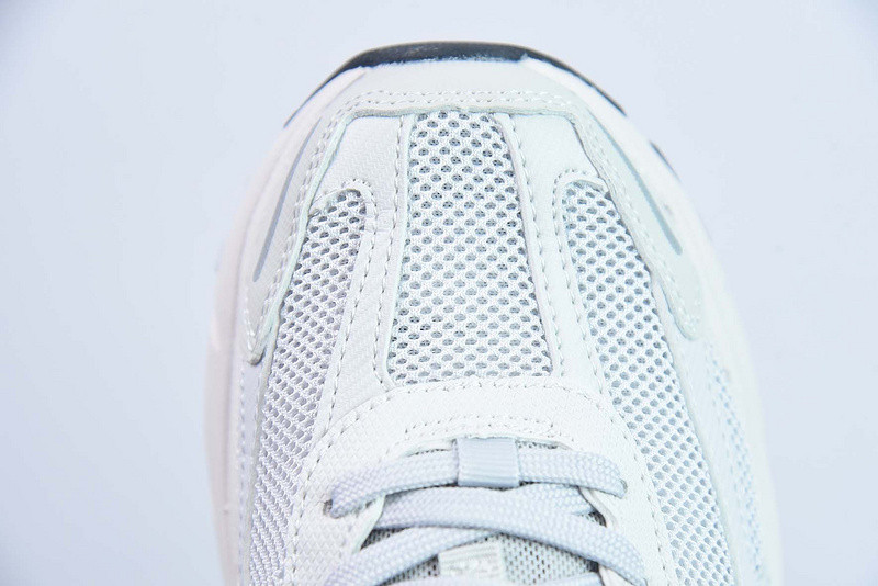 Nike Air Zoom Vomero 5 