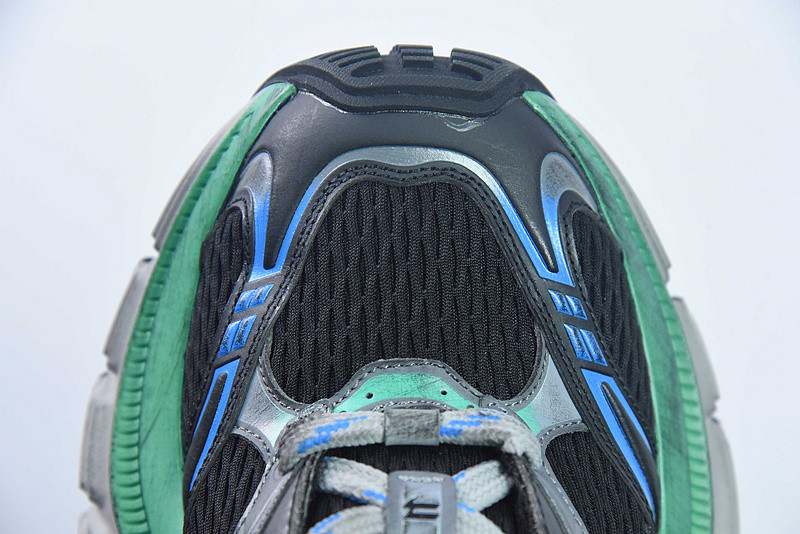 BC XL Sneakers