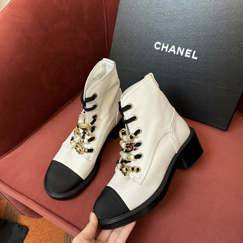Ch*el sneaker