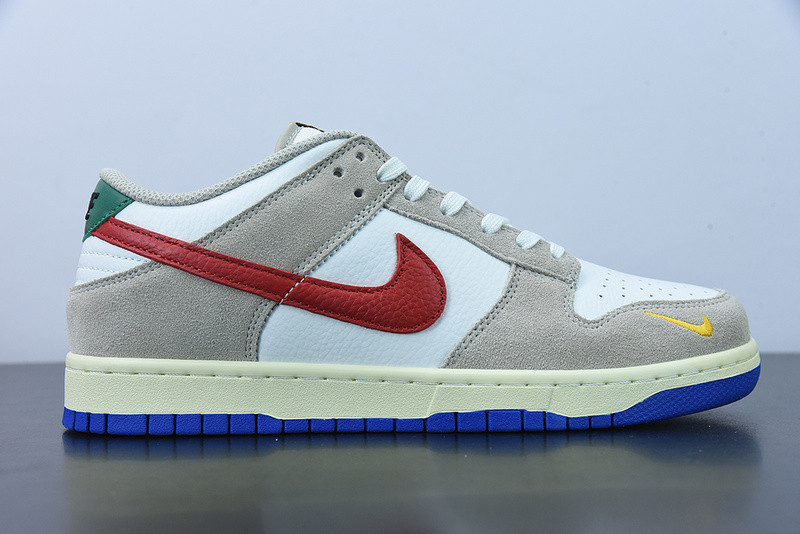 NIKE SB DUNK LOW