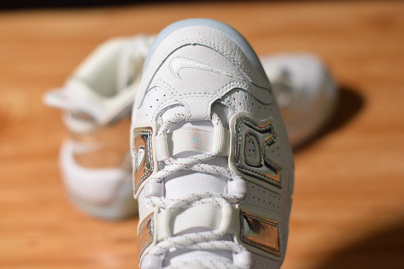 NIKE AIR MORE UPTEMPO 