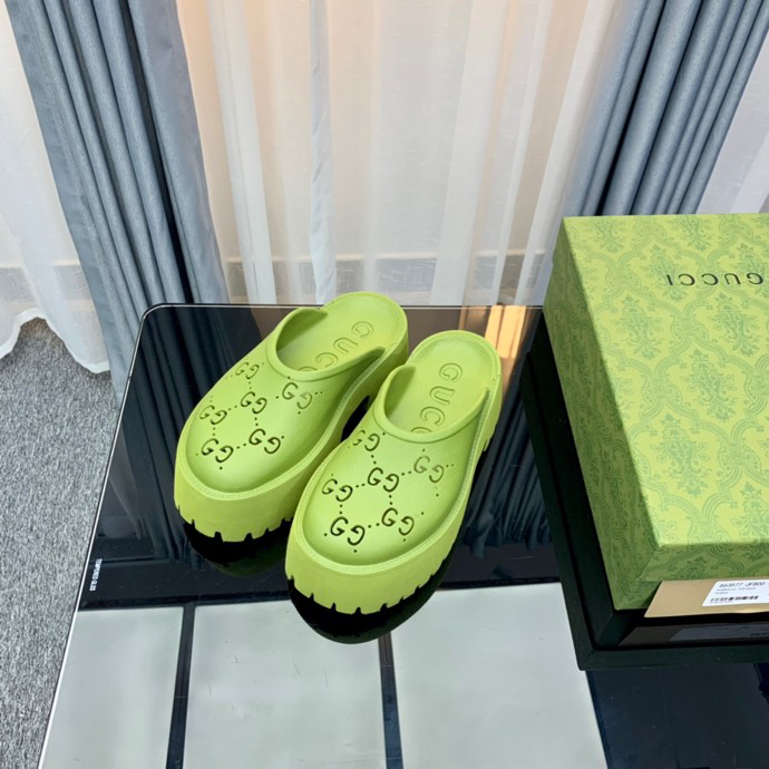 G*u*i sandals high