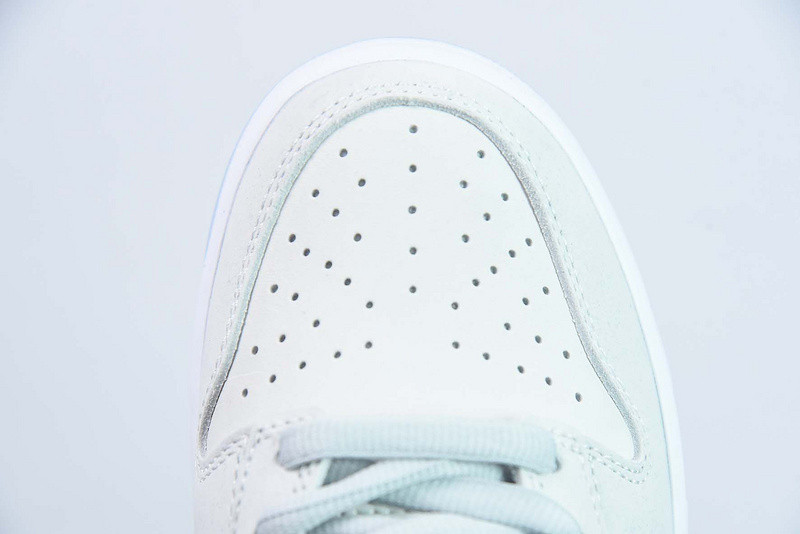 CONCEPTS X NIKE SB DUNK LOW “WHITE LOBSTER” FD8776-100