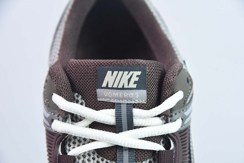 Nike Zoom Vomero 5 "Earth & Fossil" FD9920-022