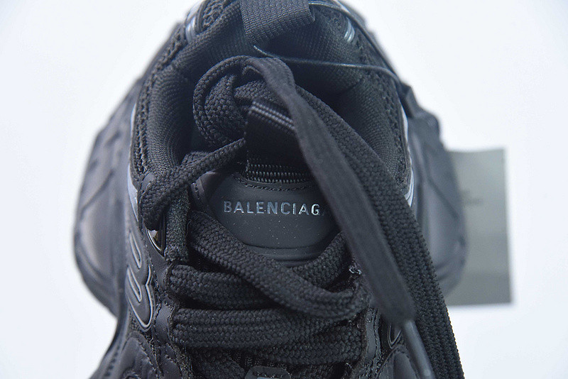 BC XL Sneakers