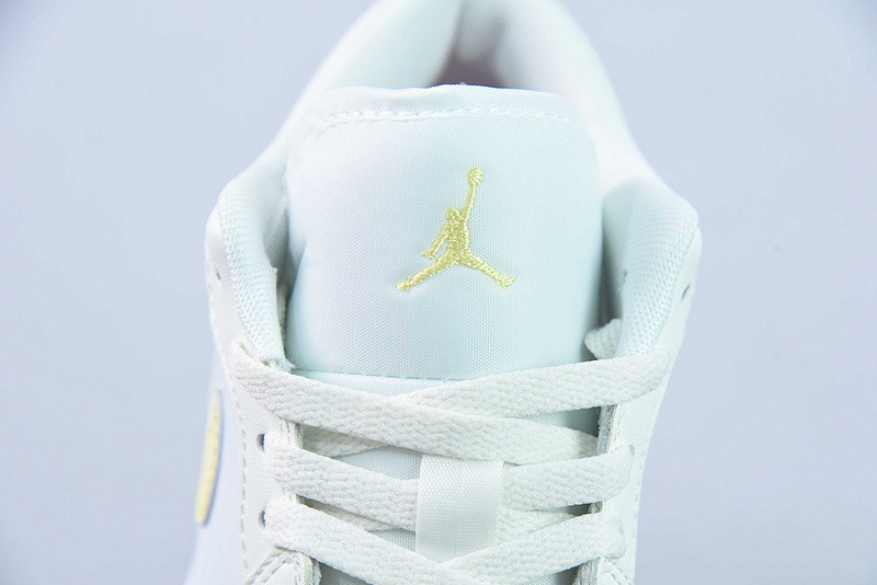 Air Jordan 1 Low