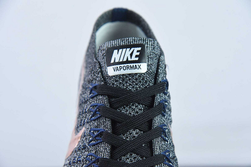 NIKE AIR VAPORMAX 