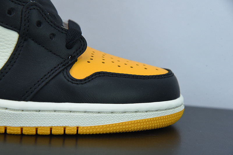 AIR JORDAN 1 HIGH OG “YELLOW TOE” 555088-711