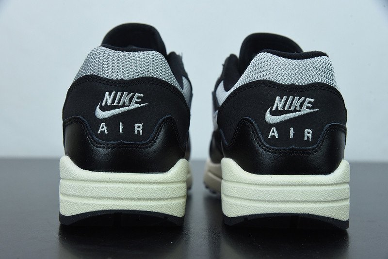 NIKE PATTA X AIR MAX 1
