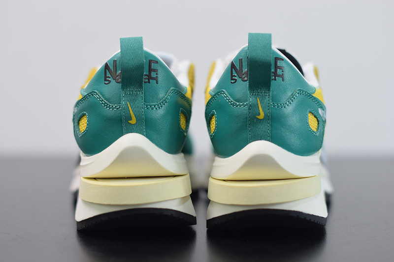 NIKE SACAI NIKE PEGASUS VAPORFLY SP BV0073-103