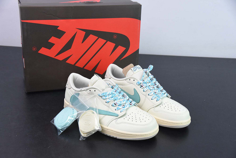 TRAVIS SCOTT X AIR JORDAN 1 LOW