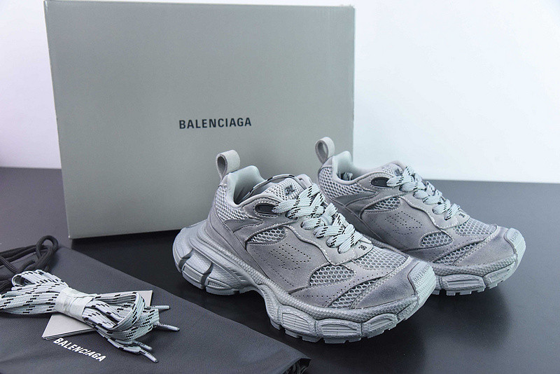 BC XL Sneakers