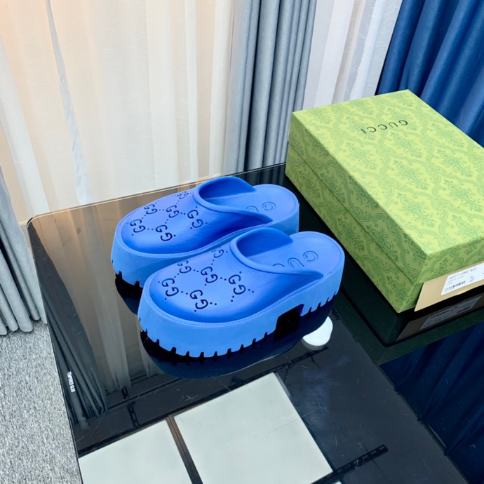 G*u*i sandals high