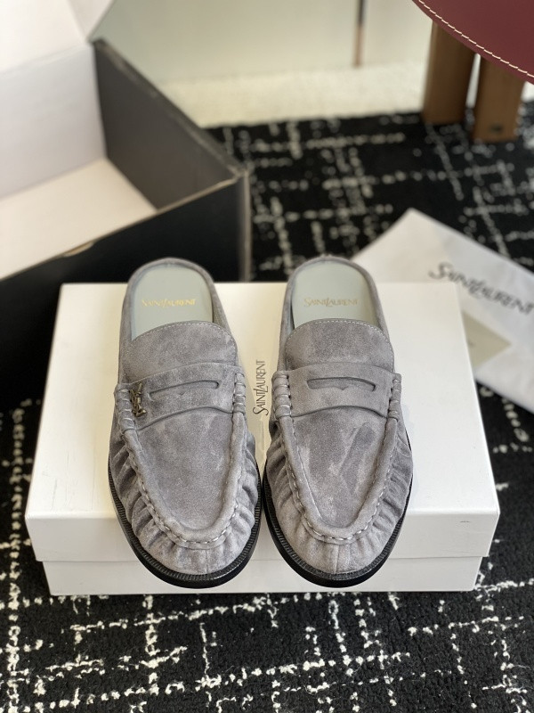SAINT LAURENT Sneaker