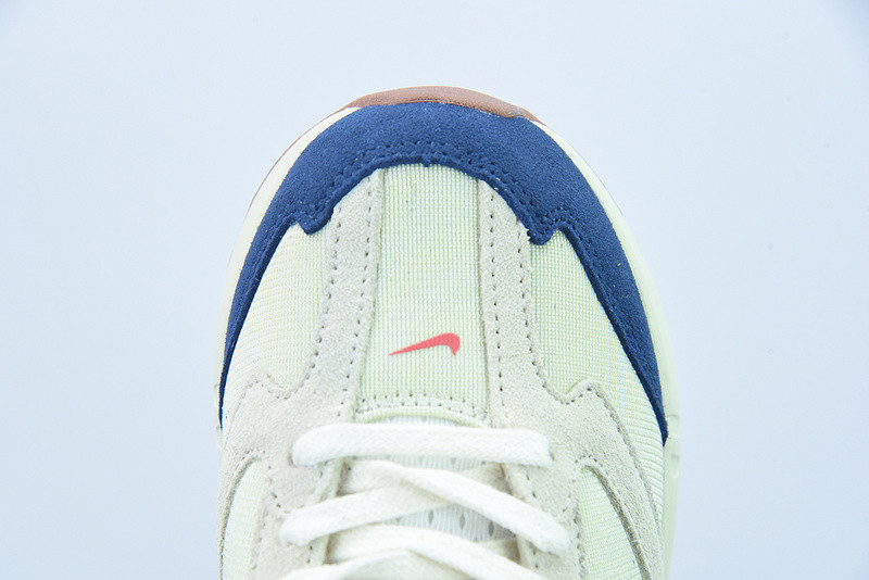 NIKE AIR MAX DAWN 
