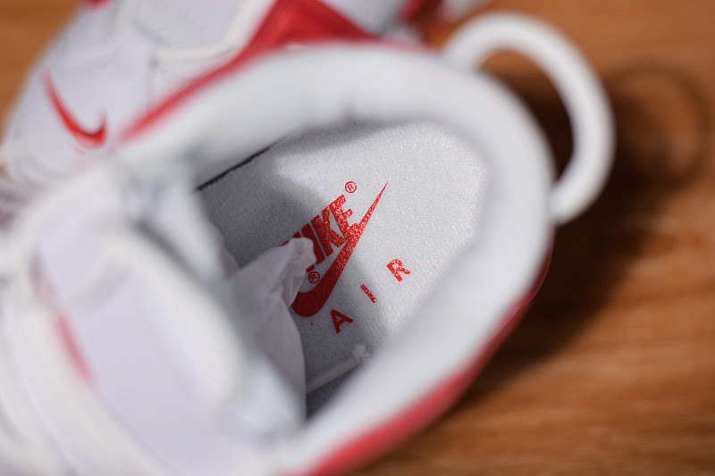 NIKE AIR MORE UPTEMPO