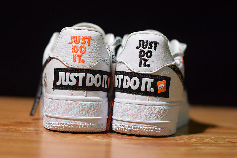 NIKE AIR FORCE 1