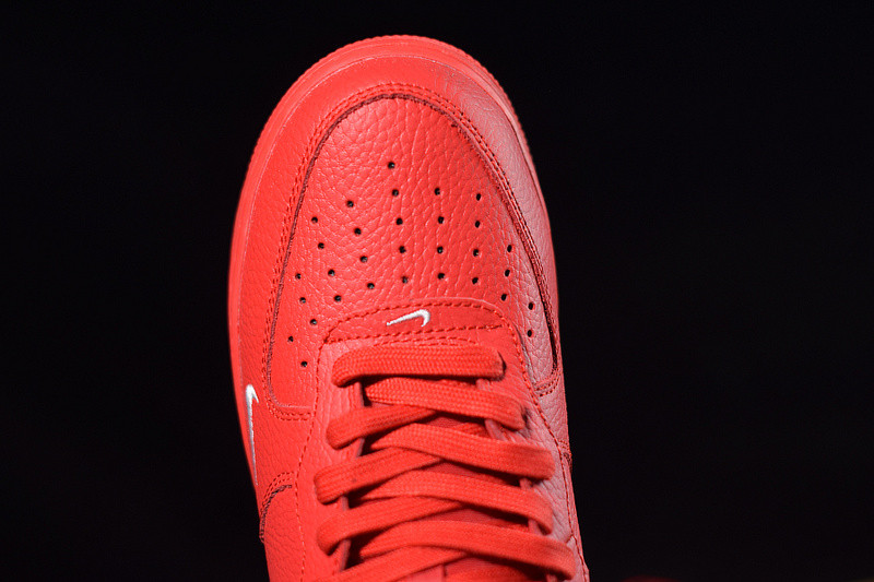 NIKE AIR FORCE 1 MID