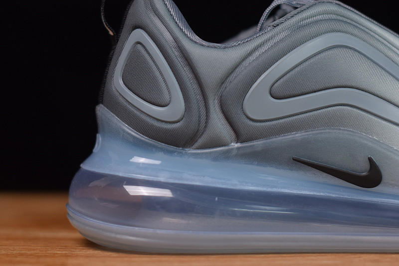 NIKE AIR MAX 720
