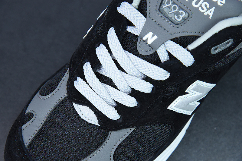 NEW BALANCE SNEAKER X09C3