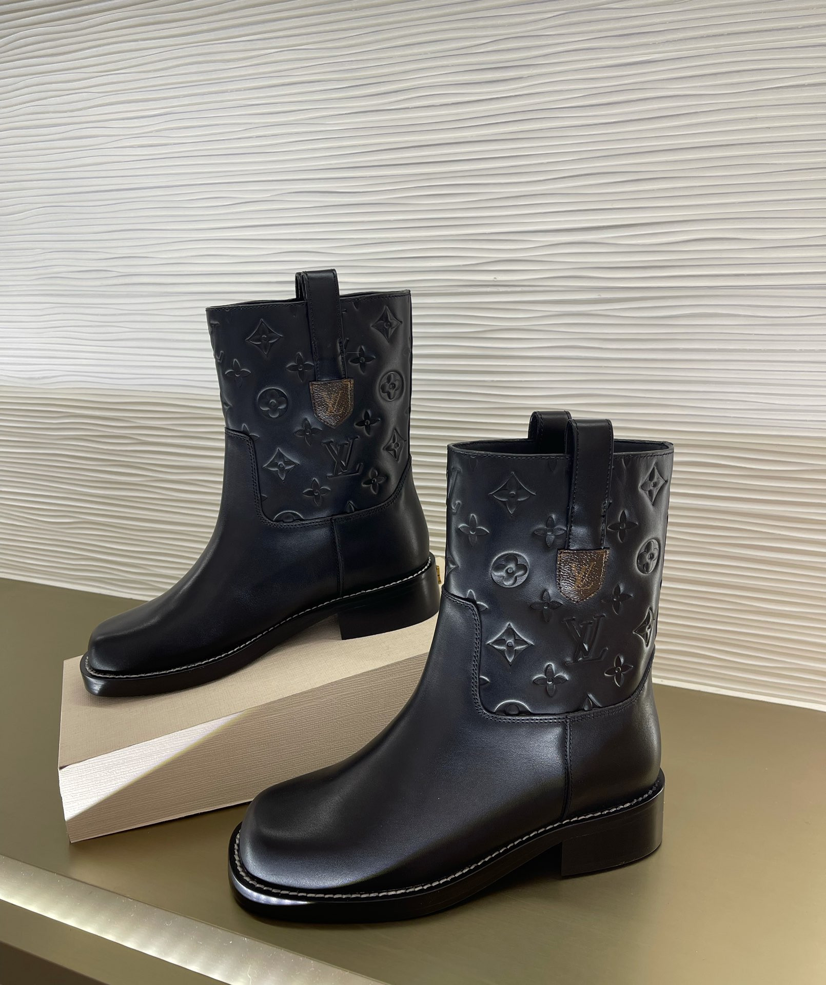 LVT BOOTS
