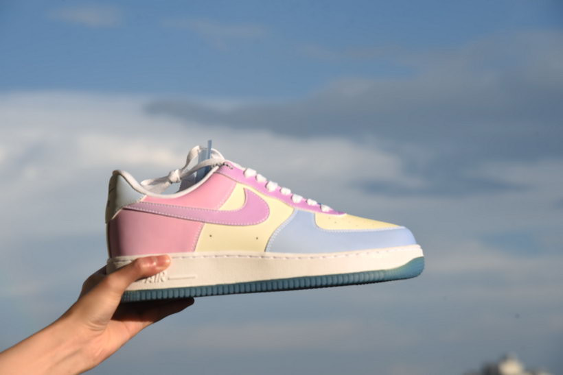 NIKE AIR FORCE 1