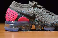 NIKE AIR VAPORMAX 2 