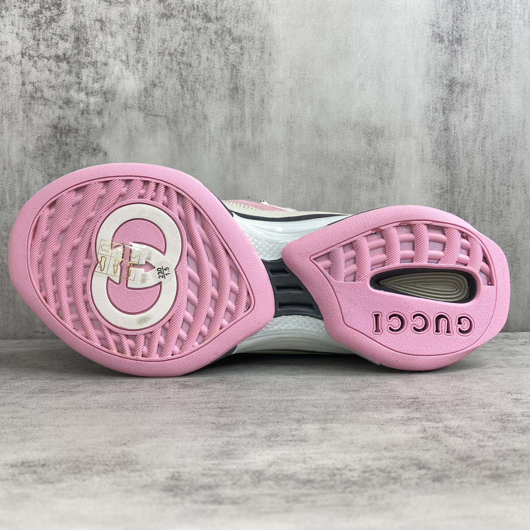G*u*i sneaker